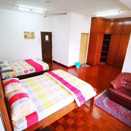 Lpm Room Tanjung Bungah  Exterior foto